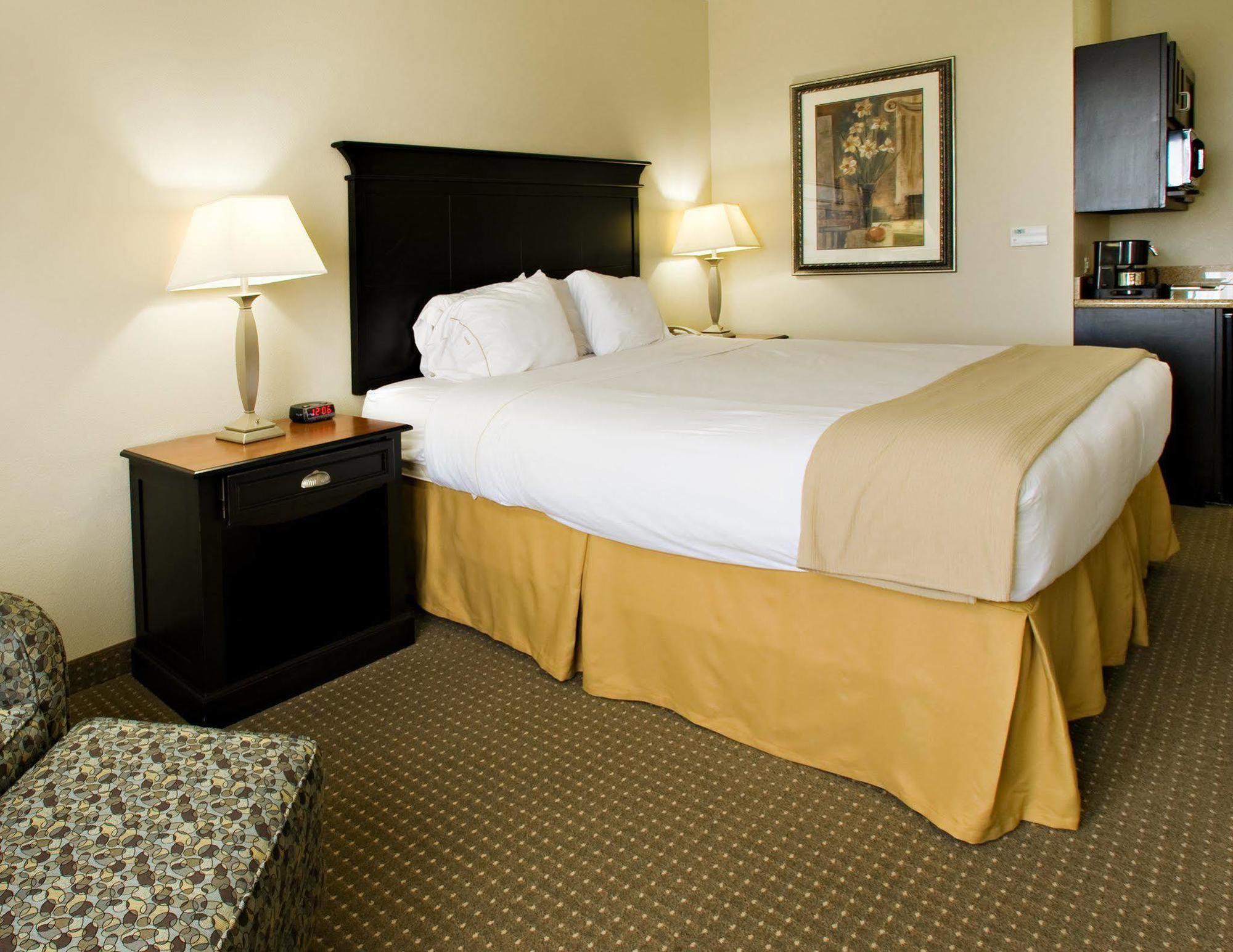 Holiday Inn Express Vernon College Area Highway 287 By Ihg Номер фото
